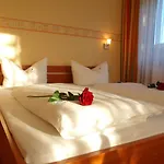 Altes Doktorhaus - Garni 3*
