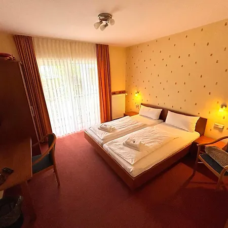 Altes Doktorhaus - Garni 3*