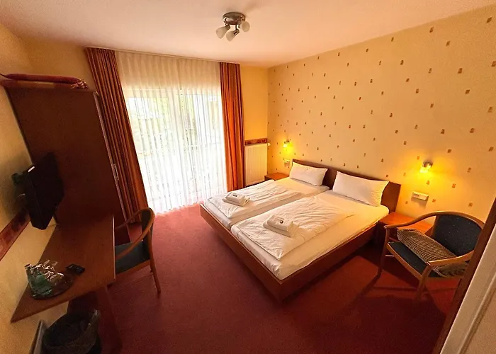 Altes Doktorhaus - Garni 3*